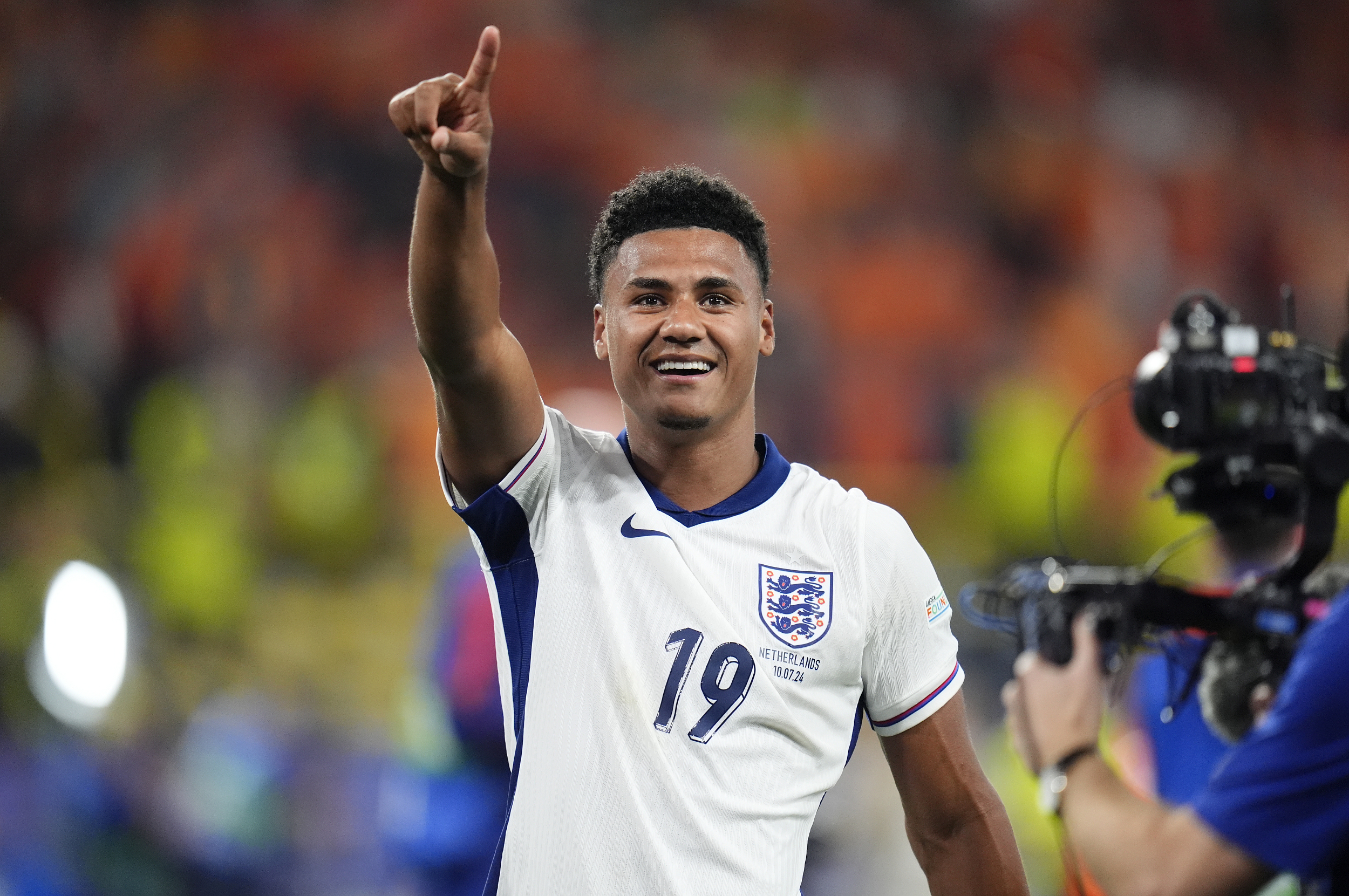 英格兰队实现历史性突破，收获参加国际足球重要赛事的资格的简单介绍