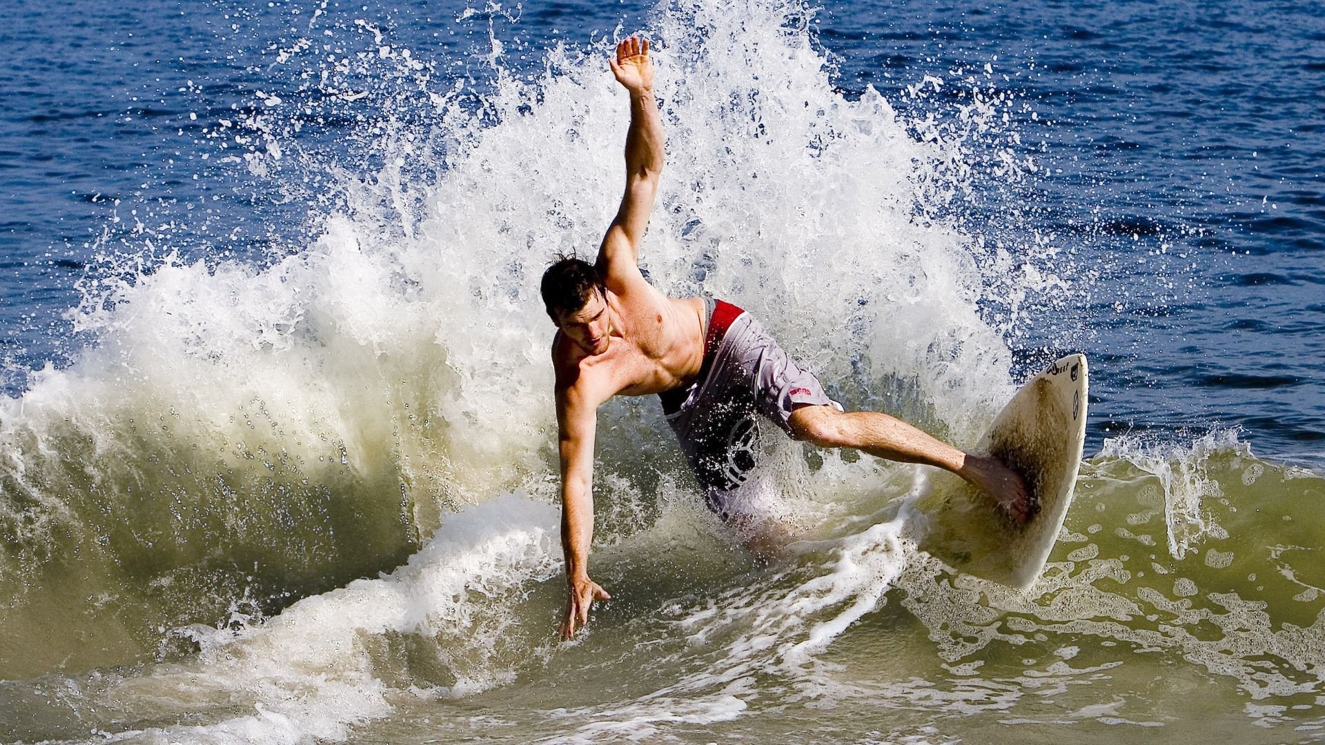  利雅得胜利首发阵容主力 